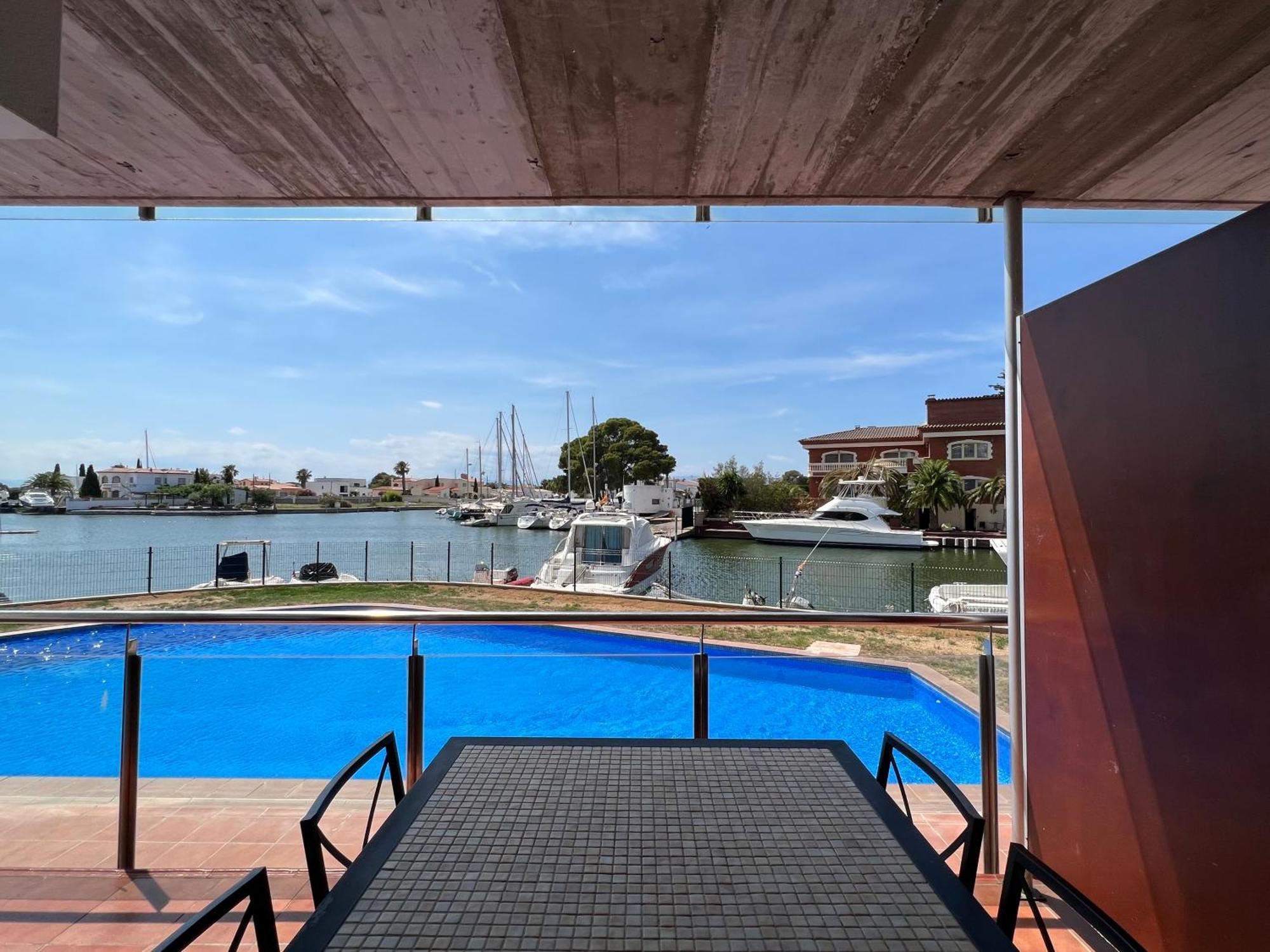 Blau Apartamento Frente A Los Canales Y Las Puestas De Sol De Roses Extérieur photo